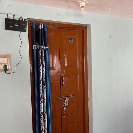 Anbu Ramana Guest House Tiruvannāmalai Eksteriør billede