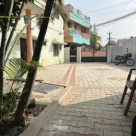 Anbu Ramana Guest House Tiruvannāmalai Eksteriør billede